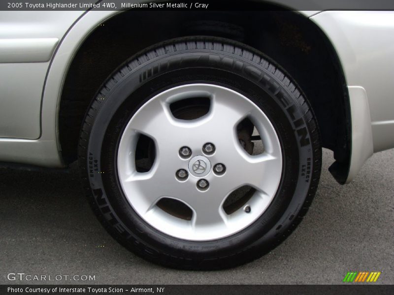 Millenium Silver Metallic / Gray 2005 Toyota Highlander Limited 4WD