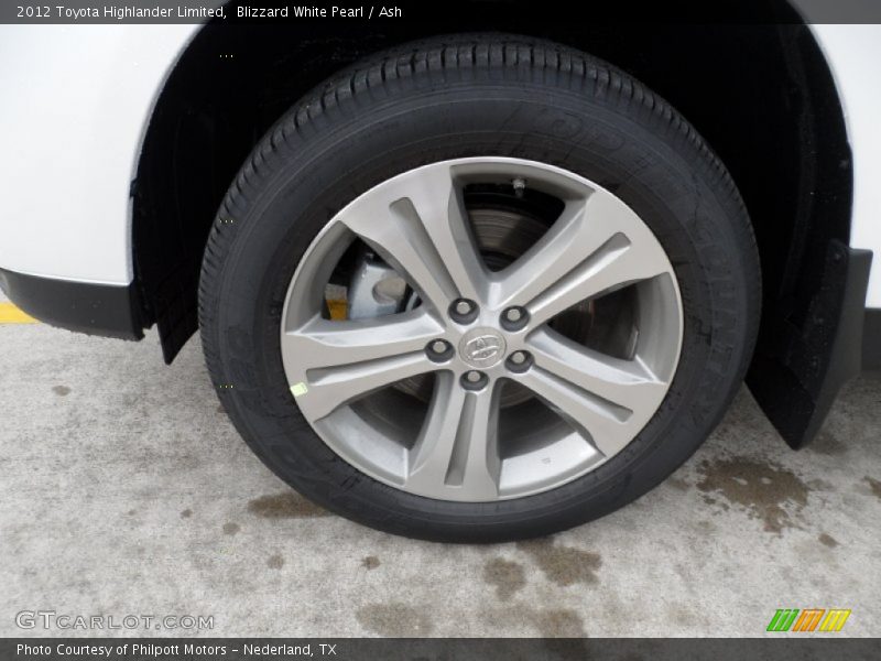 Blizzard White Pearl / Ash 2012 Toyota Highlander Limited