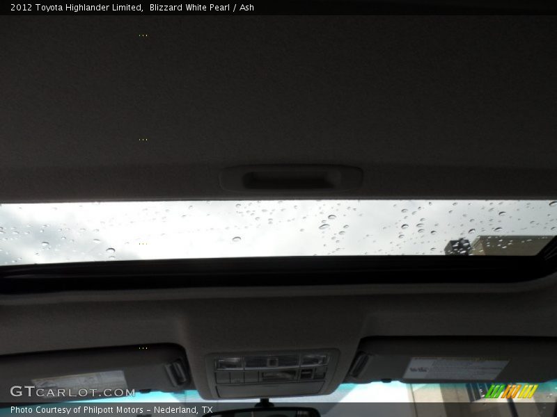 Blizzard White Pearl / Ash 2012 Toyota Highlander Limited