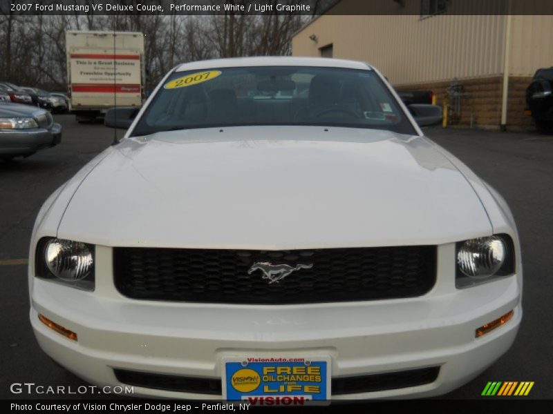 Performance White / Light Graphite 2007 Ford Mustang V6 Deluxe Coupe