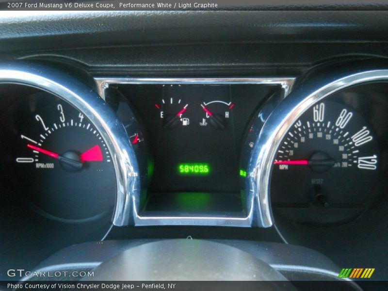 Performance White / Light Graphite 2007 Ford Mustang V6 Deluxe Coupe