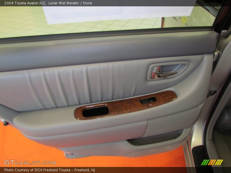 Lunar Mist Metallic / Stone 2004 Toyota Avalon XLS
