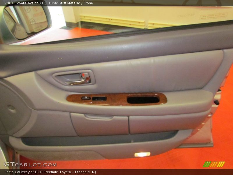 Lunar Mist Metallic / Stone 2004 Toyota Avalon XLS