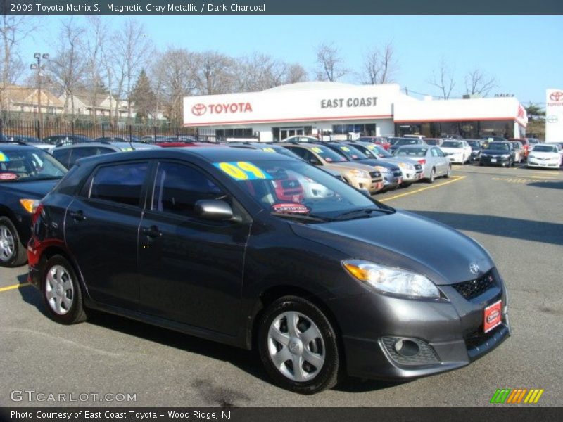 Magnetic Gray Metallic / Dark Charcoal 2009 Toyota Matrix S