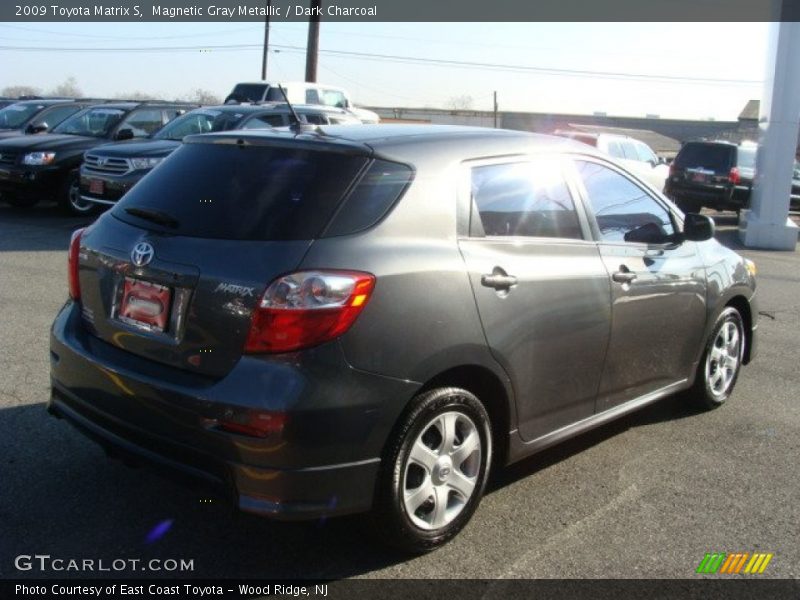 Magnetic Gray Metallic / Dark Charcoal 2009 Toyota Matrix S