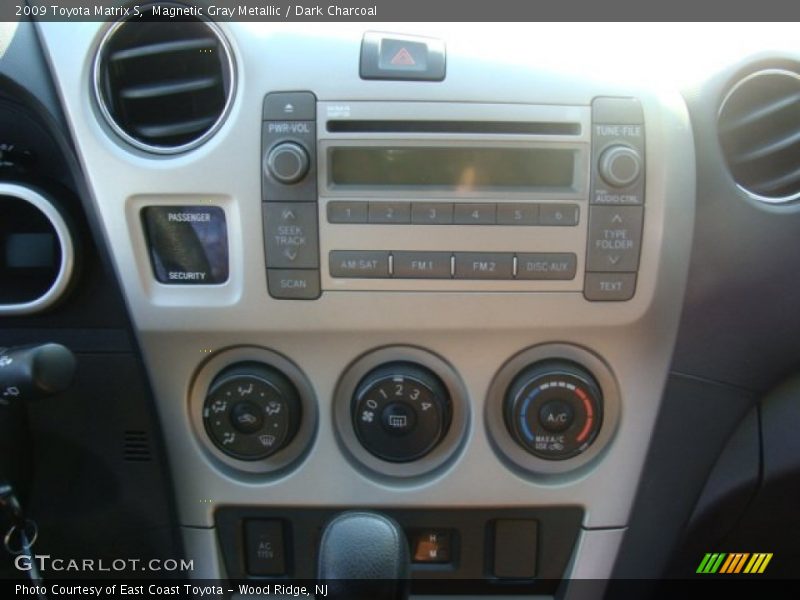 Magnetic Gray Metallic / Dark Charcoal 2009 Toyota Matrix S