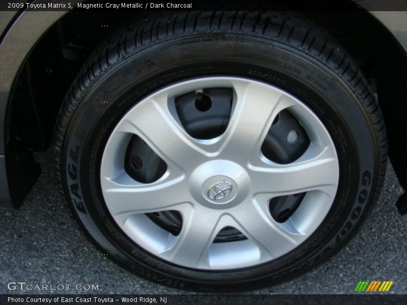 Magnetic Gray Metallic / Dark Charcoal 2009 Toyota Matrix S