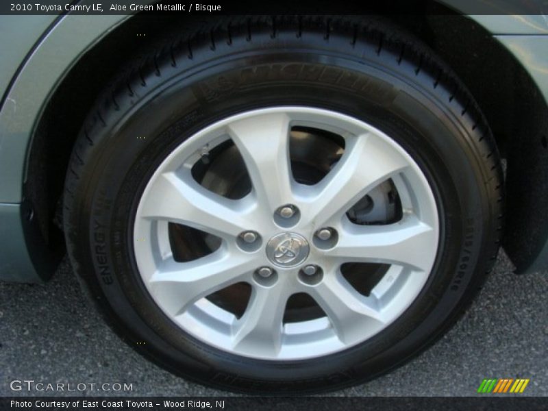 Aloe Green Metallic / Bisque 2010 Toyota Camry LE
