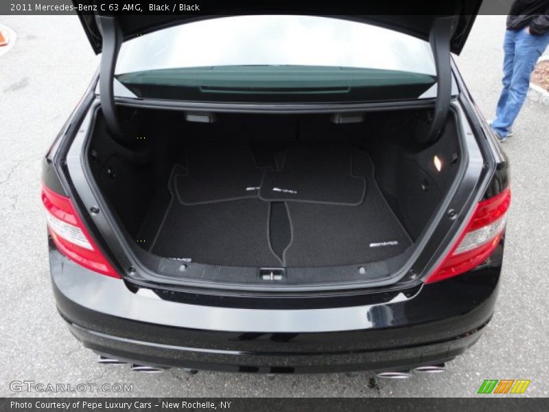  2011 C 63 AMG Trunk