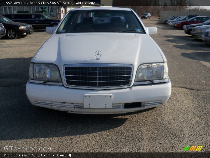 White / Gray 1992 Mercedes-Benz S Class 500 SEL Sedan