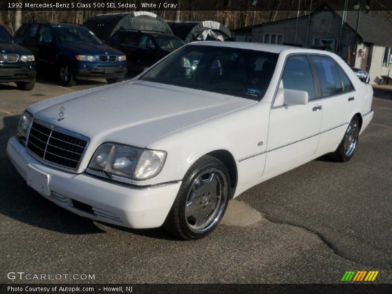 White / Gray 1992 Mercedes-Benz S Class 500 SEL Sedan