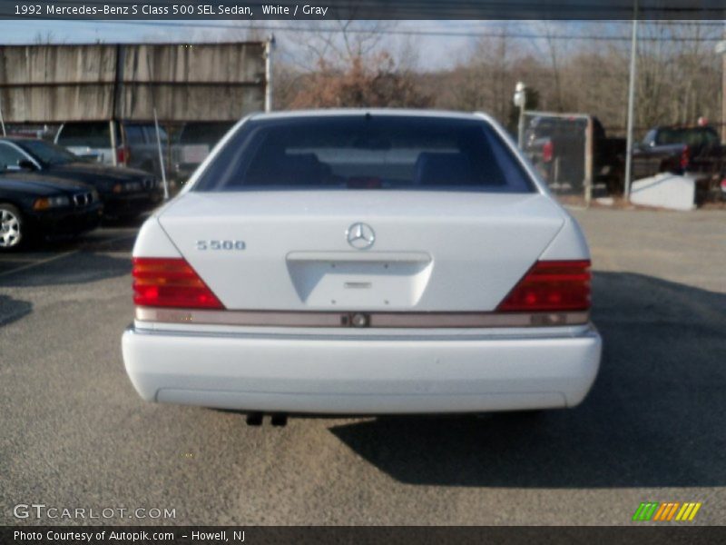 White / Gray 1992 Mercedes-Benz S Class 500 SEL Sedan