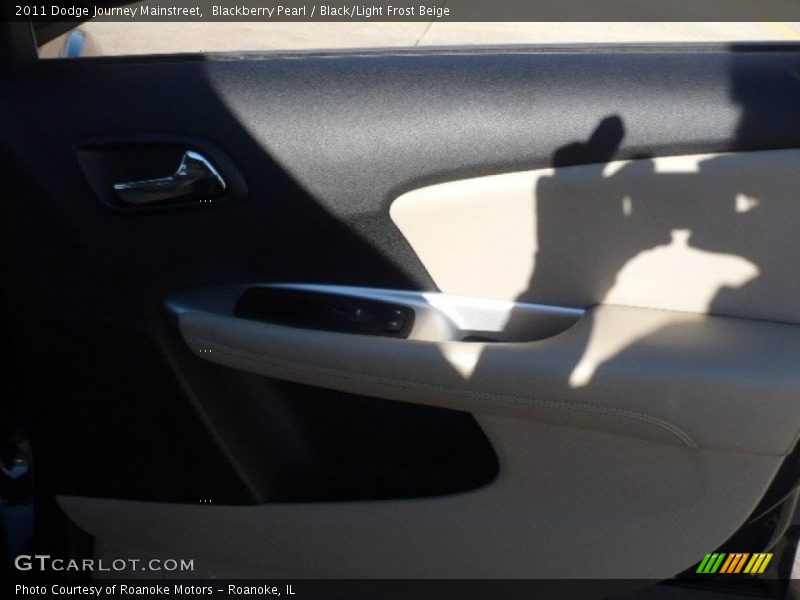 Blackberry Pearl / Black/Light Frost Beige 2011 Dodge Journey Mainstreet
