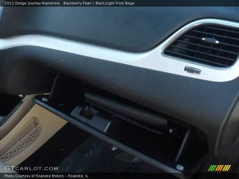 Blackberry Pearl / Black/Light Frost Beige 2011 Dodge Journey Mainstreet