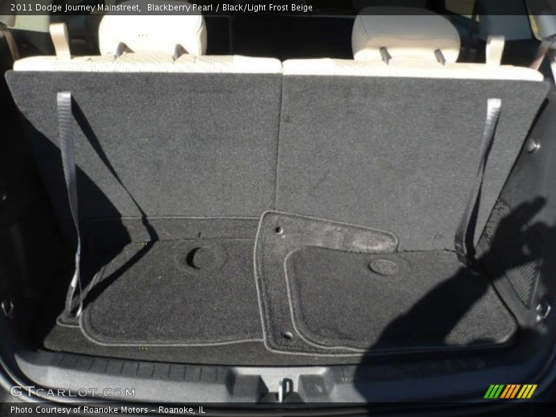 Blackberry Pearl / Black/Light Frost Beige 2011 Dodge Journey Mainstreet