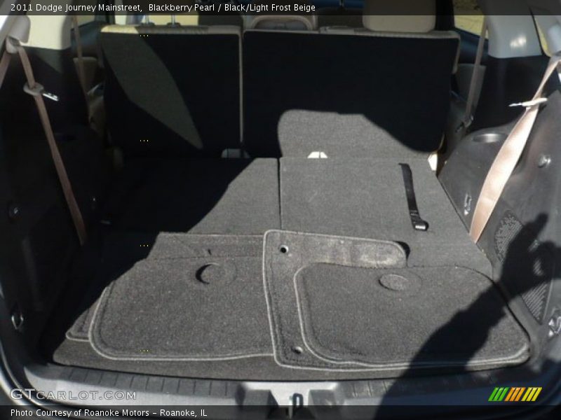 Blackberry Pearl / Black/Light Frost Beige 2011 Dodge Journey Mainstreet