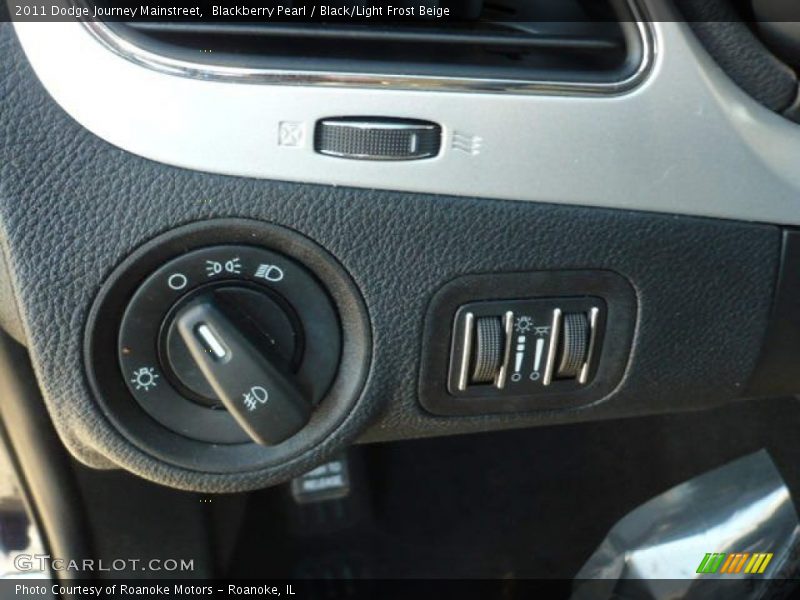 Blackberry Pearl / Black/Light Frost Beige 2011 Dodge Journey Mainstreet