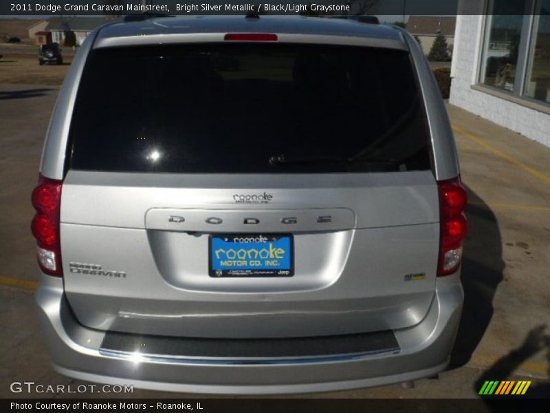 Bright Silver Metallic / Black/Light Graystone 2011 Dodge Grand Caravan Mainstreet