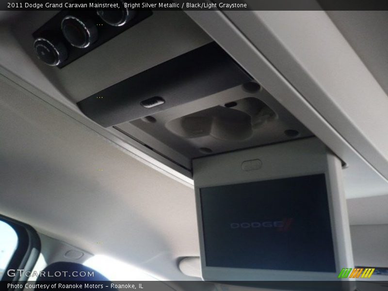 Bright Silver Metallic / Black/Light Graystone 2011 Dodge Grand Caravan Mainstreet
