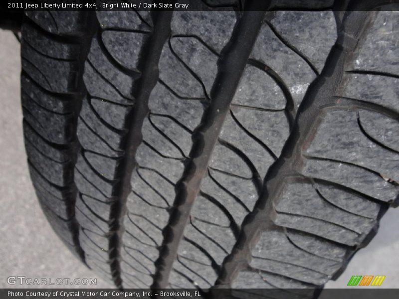 Bright White / Dark Slate Gray 2011 Jeep Liberty Limited 4x4