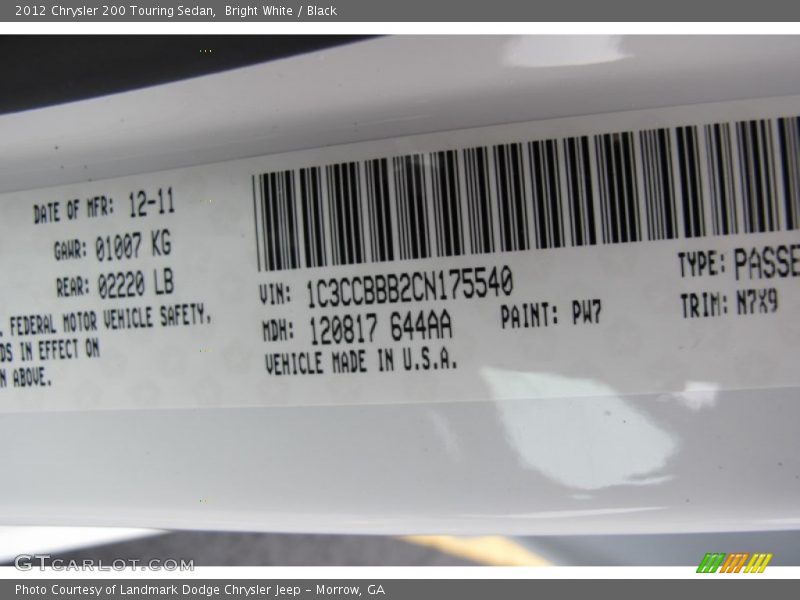 Bright White / Black 2012 Chrysler 200 Touring Sedan