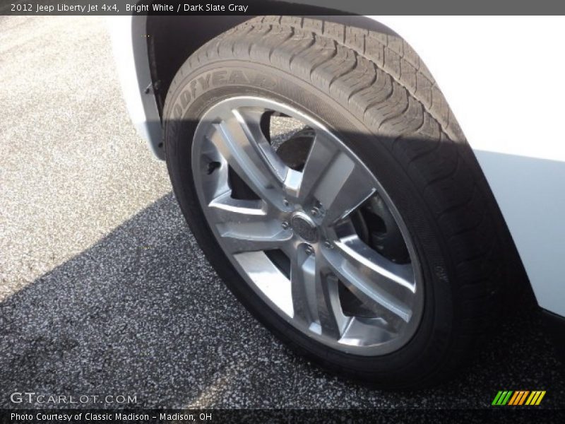 Bright White / Dark Slate Gray 2012 Jeep Liberty Jet 4x4