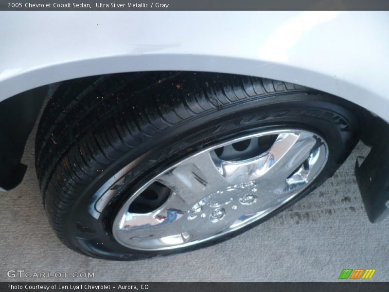 Ultra Silver Metallic / Gray 2005 Chevrolet Cobalt Sedan