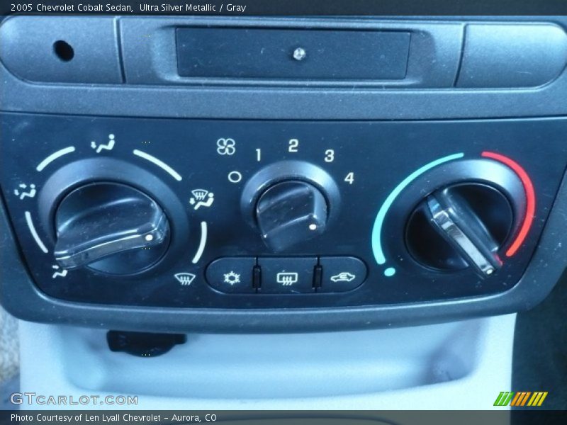 Ultra Silver Metallic / Gray 2005 Chevrolet Cobalt Sedan