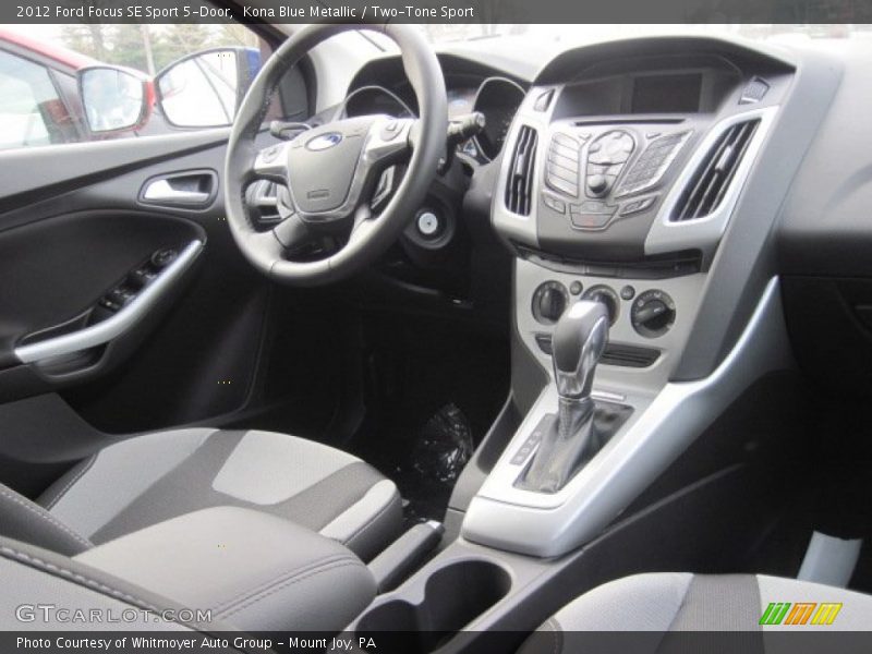 Kona Blue Metallic / Two-Tone Sport 2012 Ford Focus SE Sport 5-Door