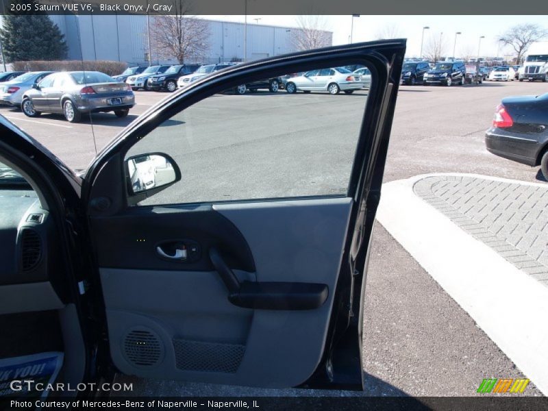 Black Onyx / Gray 2005 Saturn VUE V6