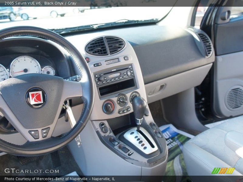 Black Onyx / Gray 2005 Saturn VUE V6