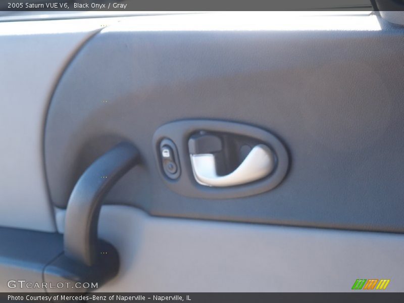 Black Onyx / Gray 2005 Saturn VUE V6