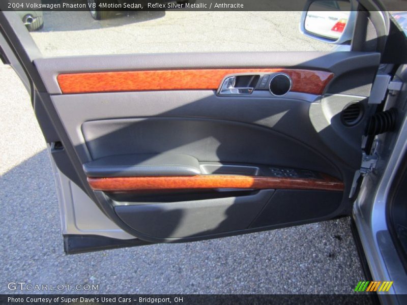 Reflex Silver Metallic / Anthracite 2004 Volkswagen Phaeton V8 4Motion Sedan
