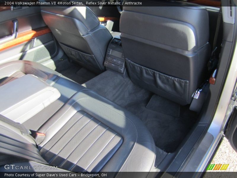 Reflex Silver Metallic / Anthracite 2004 Volkswagen Phaeton V8 4Motion Sedan