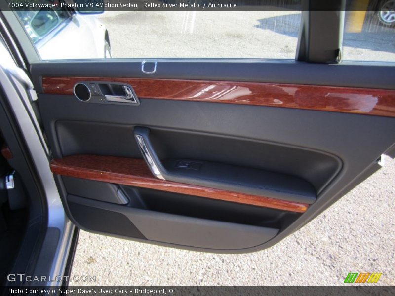 Reflex Silver Metallic / Anthracite 2004 Volkswagen Phaeton V8 4Motion Sedan