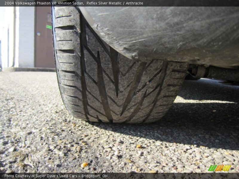 Reflex Silver Metallic / Anthracite 2004 Volkswagen Phaeton V8 4Motion Sedan