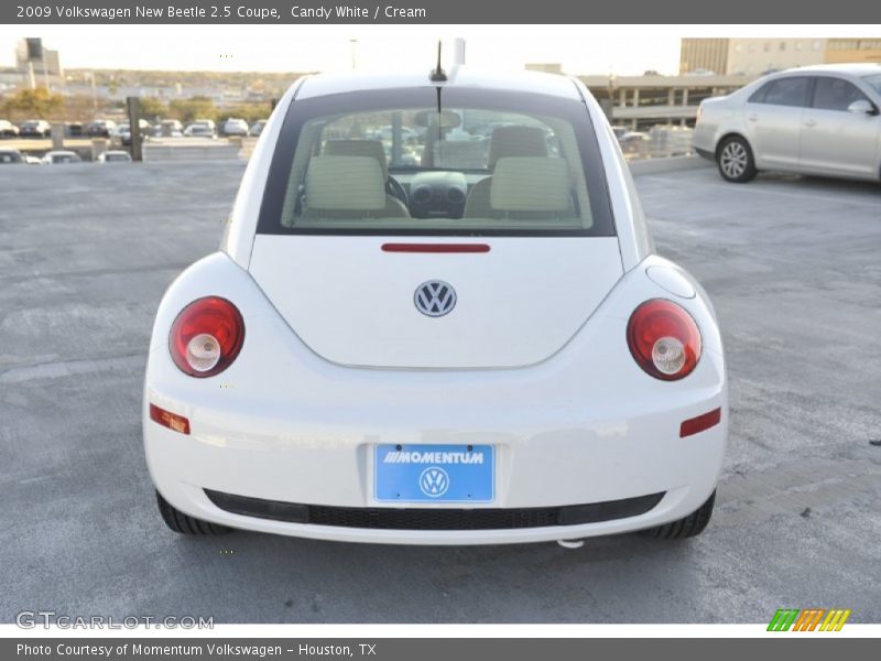 Candy White / Cream 2009 Volkswagen New Beetle 2.5 Coupe