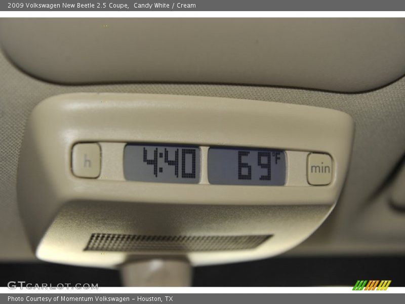Candy White / Cream 2009 Volkswagen New Beetle 2.5 Coupe