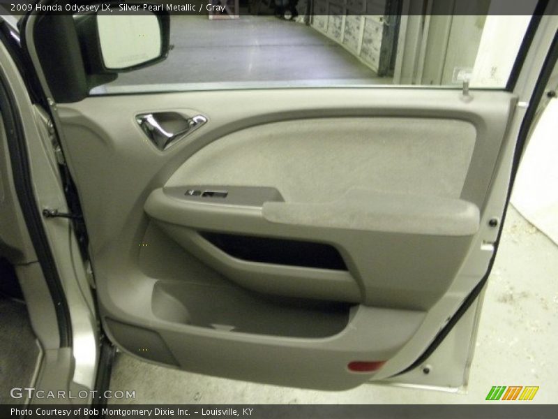 Silver Pearl Metallic / Gray 2009 Honda Odyssey LX