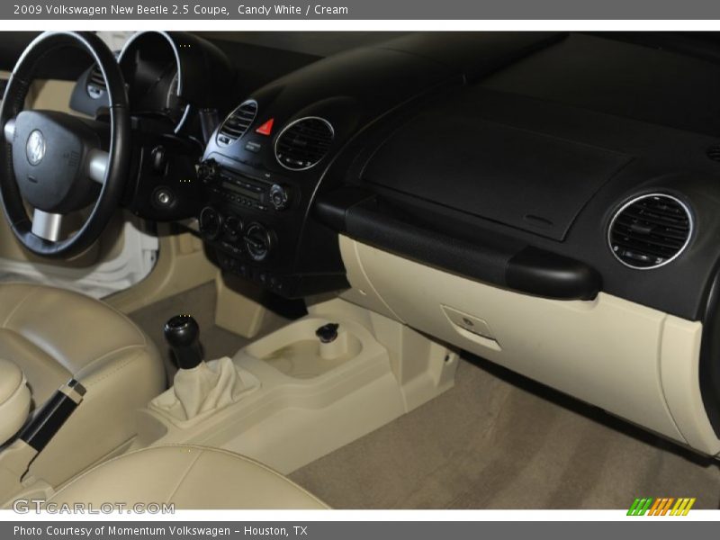 Candy White / Cream 2009 Volkswagen New Beetle 2.5 Coupe