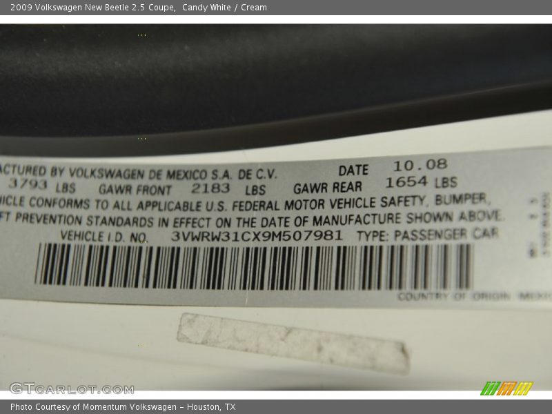 Candy White / Cream 2009 Volkswagen New Beetle 2.5 Coupe