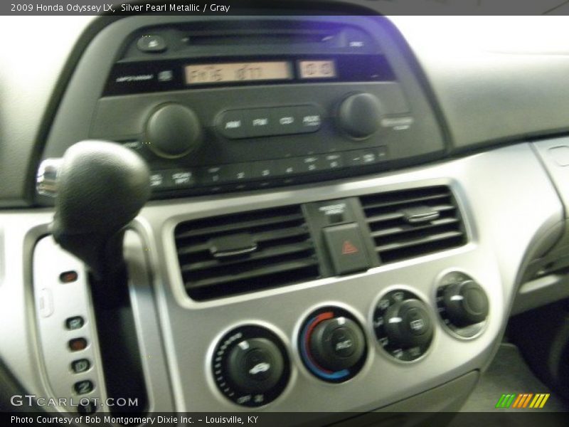 Silver Pearl Metallic / Gray 2009 Honda Odyssey LX