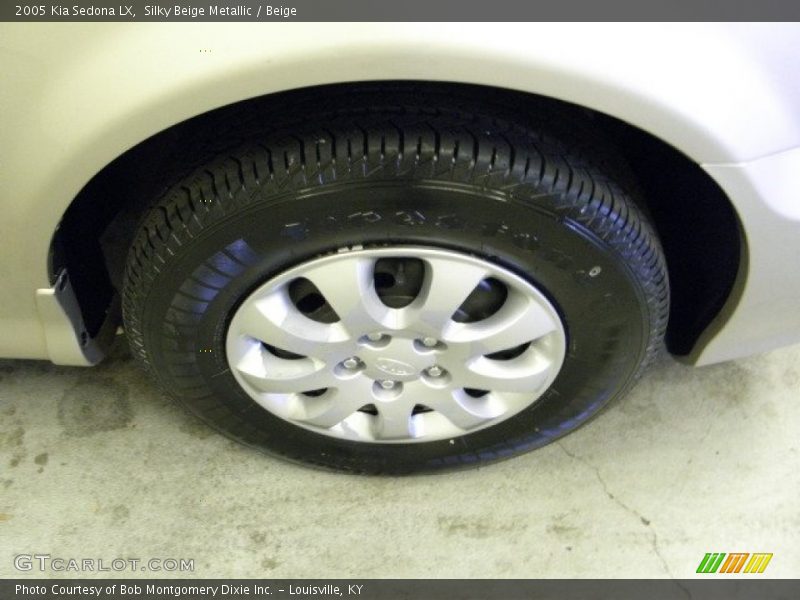 Silky Beige Metallic / Beige 2005 Kia Sedona LX