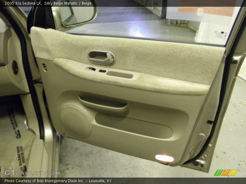 Silky Beige Metallic / Beige 2005 Kia Sedona LX