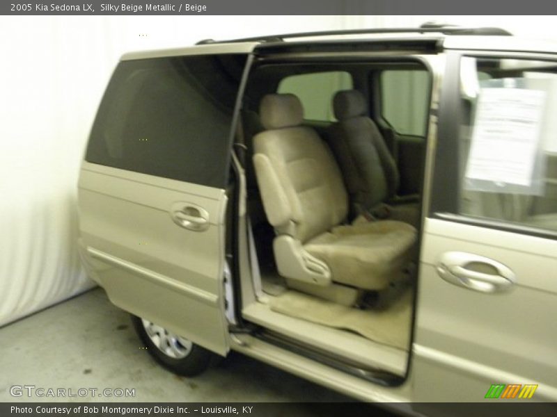 Silky Beige Metallic / Beige 2005 Kia Sedona LX