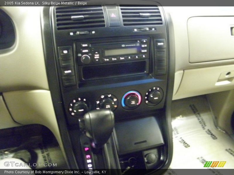 Silky Beige Metallic / Beige 2005 Kia Sedona LX