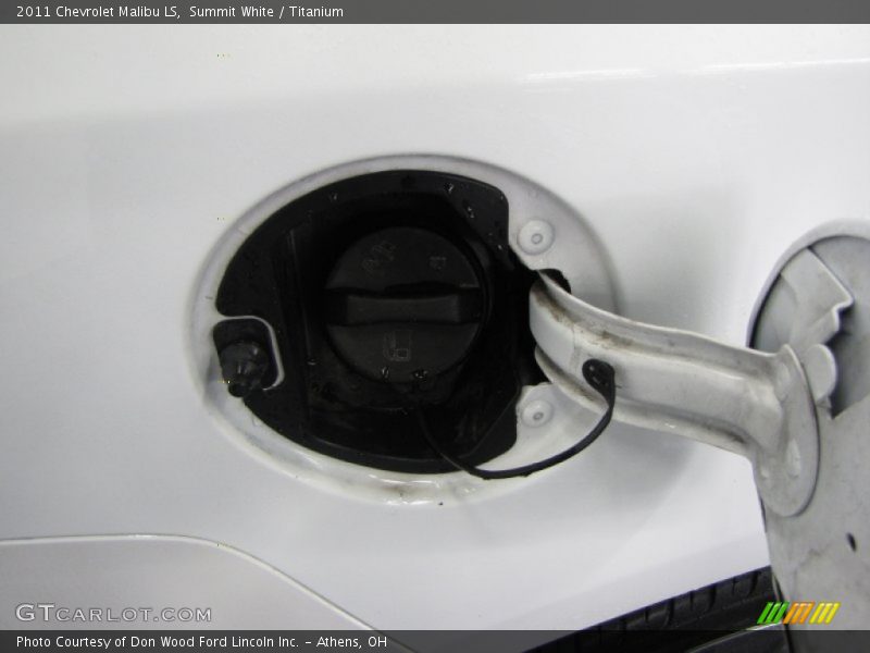 Summit White / Titanium 2011 Chevrolet Malibu LS