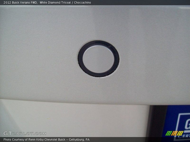 White Diamond Tricoat / Choccachino 2012 Buick Verano FWD