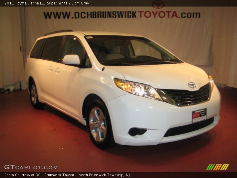 Super White / Light Gray 2011 Toyota Sienna LE