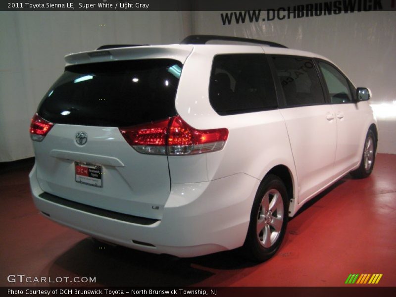Super White / Light Gray 2011 Toyota Sienna LE
